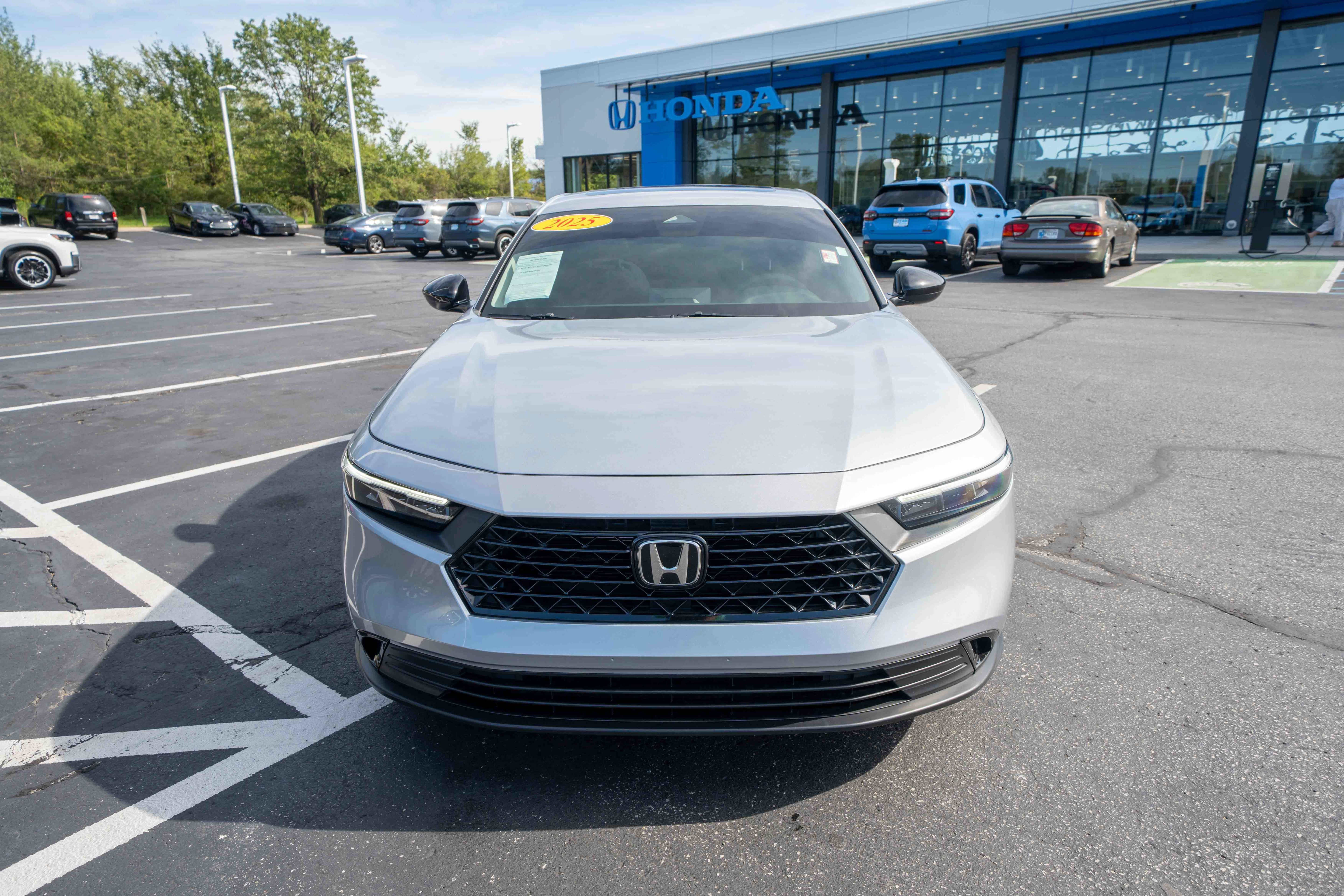 Used 2025 Honda Accord SE image 2