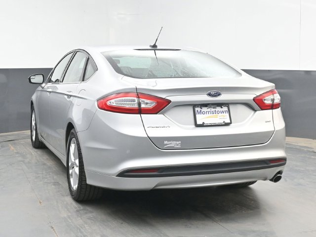 Used 2016 Ford Fusion SE FWD image 12