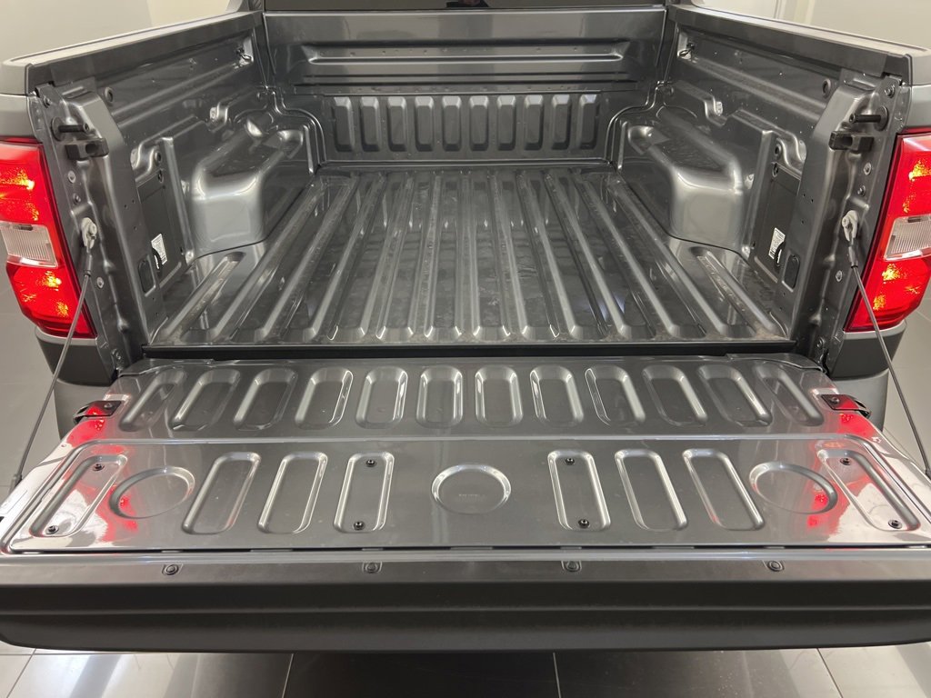 New 2025 Ford Maverick XL image 30