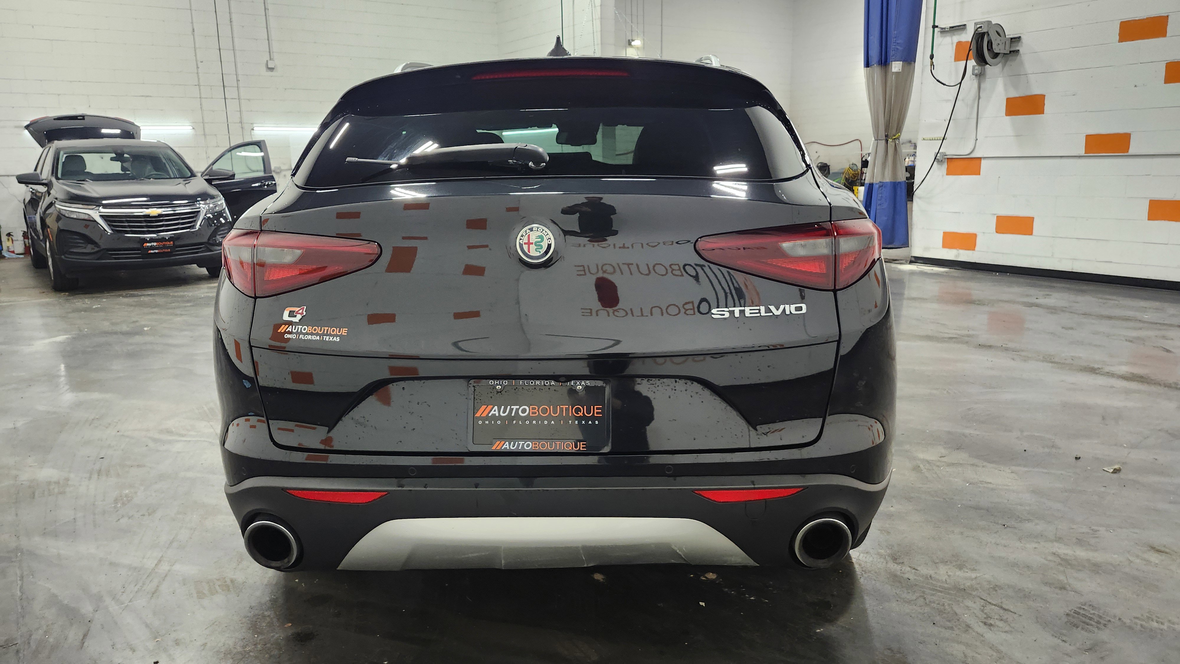 Used 2018 Alfa Romeo Stelvio AWD image 19