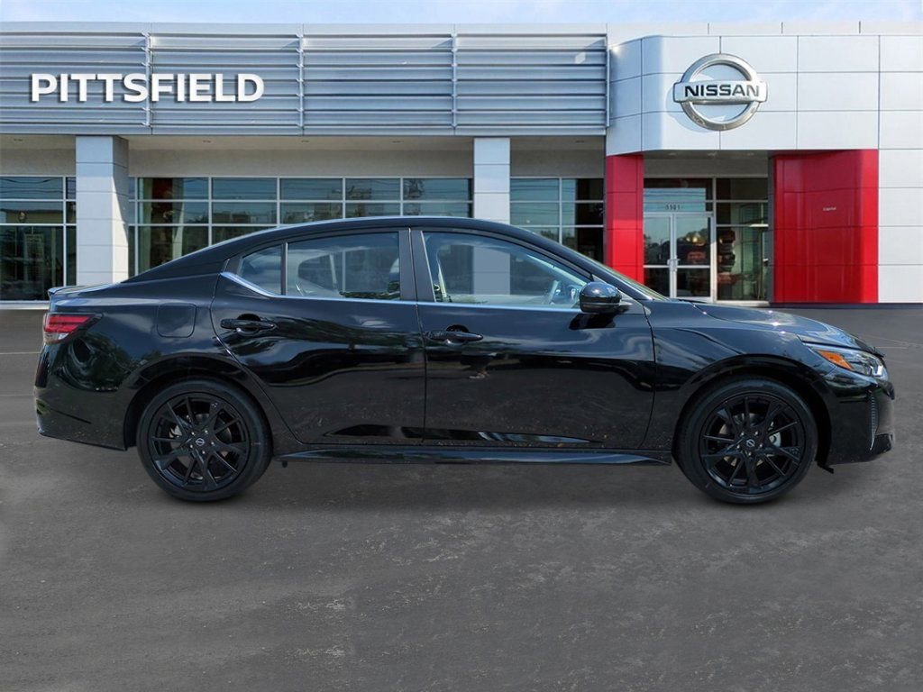 New 2025 Nissan Sentra SR w/ Midnight Edition image 2