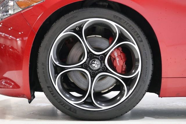 Used 2023 Alfa Romeo Giulia Veloce RWD image 9