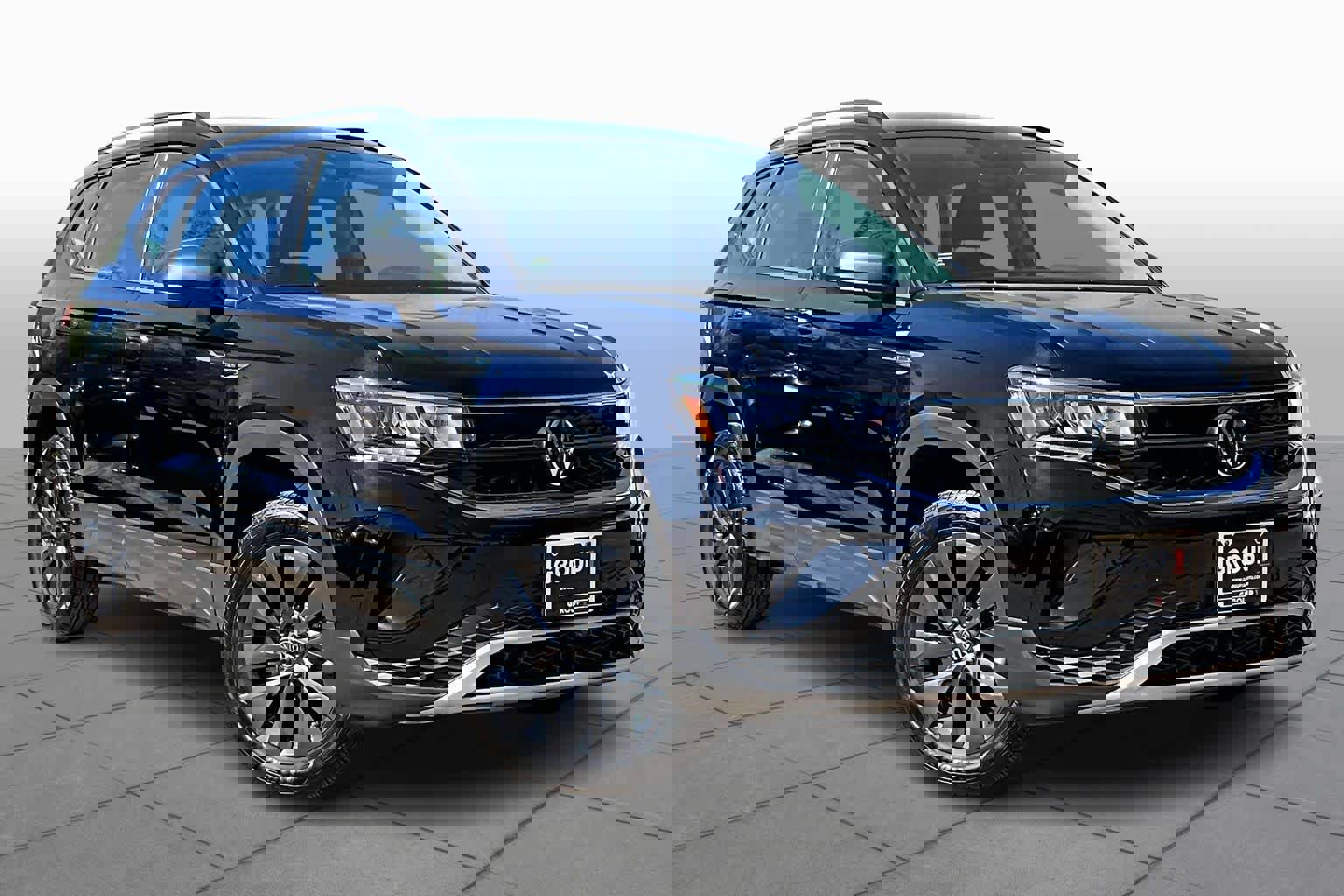 Used 2024 Volkswagen Taos S w/ MDO Package image 3