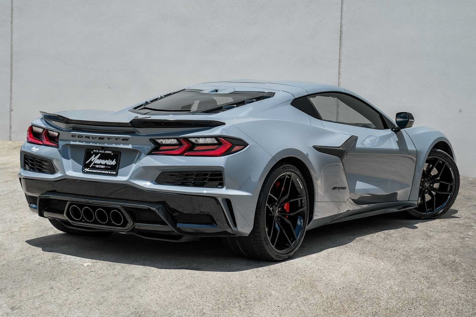 Used 2025 Chevrolet Corvette Z06 RWD image 8