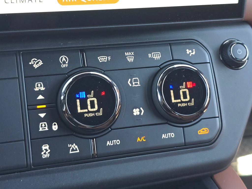 New 2026 Land Rover Defender 110 AWD/4WD image 29