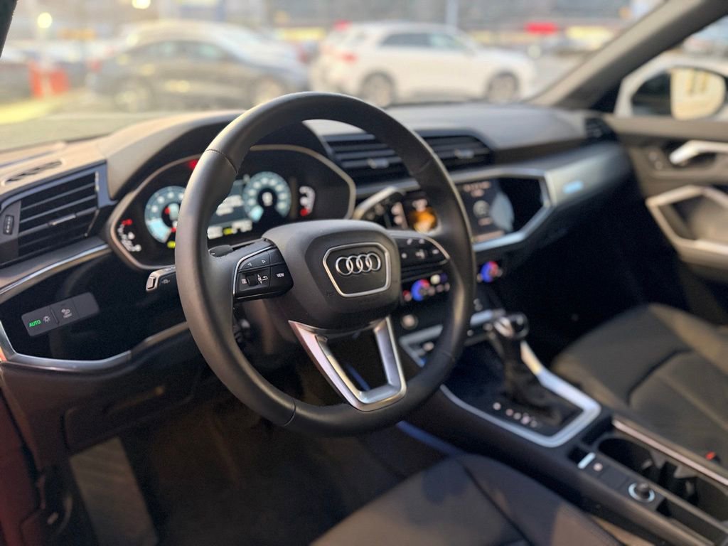 Used 2025 Audi Q3 2.0T Premium Plus w/ Premium Plus Package image 12