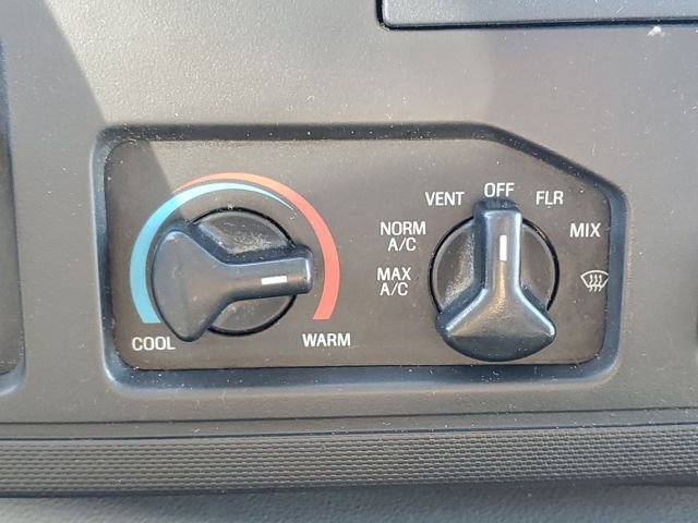 Used 2015 Ford E-350 and Econoline 350 Super Duty w/ Exterior Upgrade Package image 21