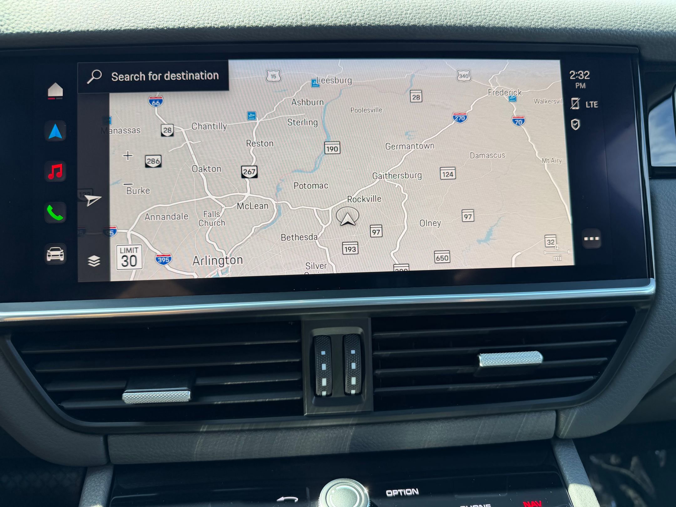 Certified 2023 Porsche Cayenne Platinum Edition image 30