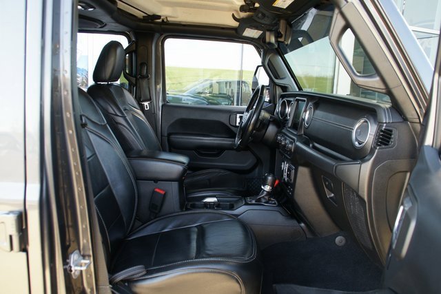 Used 2018 Jeep Wrangler Unlimited Sahara image 33