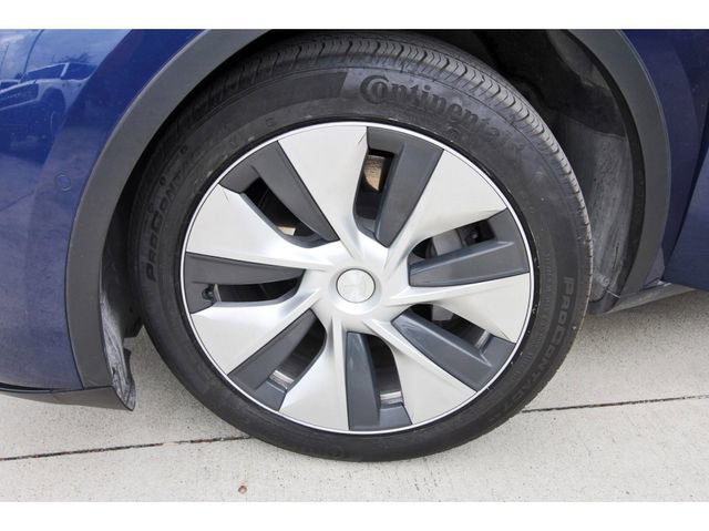 Used 2022 Tesla Model Y Long Range image 26