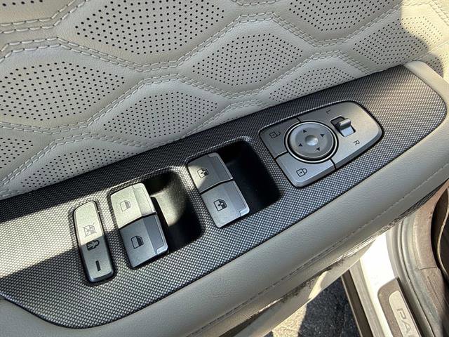 Used 2020 Hyundai Palisade Limited image 11