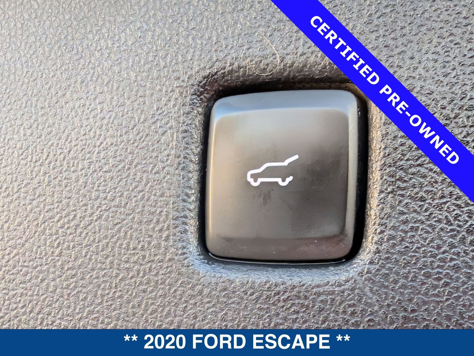 Used 2020 Ford Escape Titanium image 14