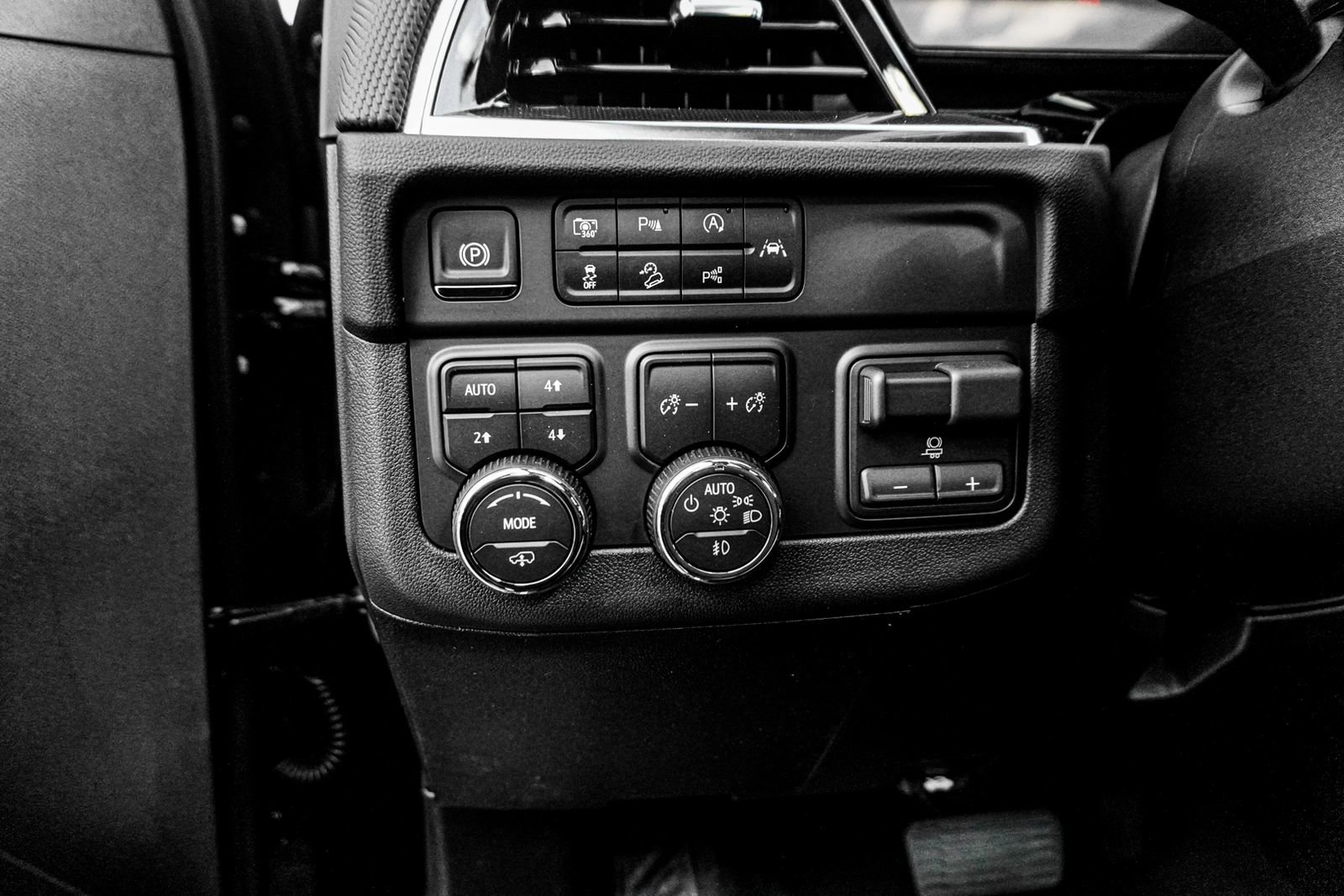 New 2026 Chevrolet Suburban RST w/ RST Capability Package image 32