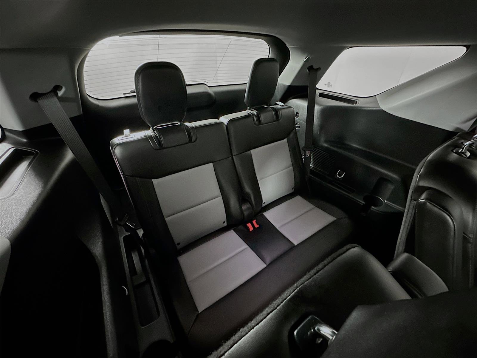 Used 2024 Ford Explorer XLT w/ Equipment Group 202A image 31