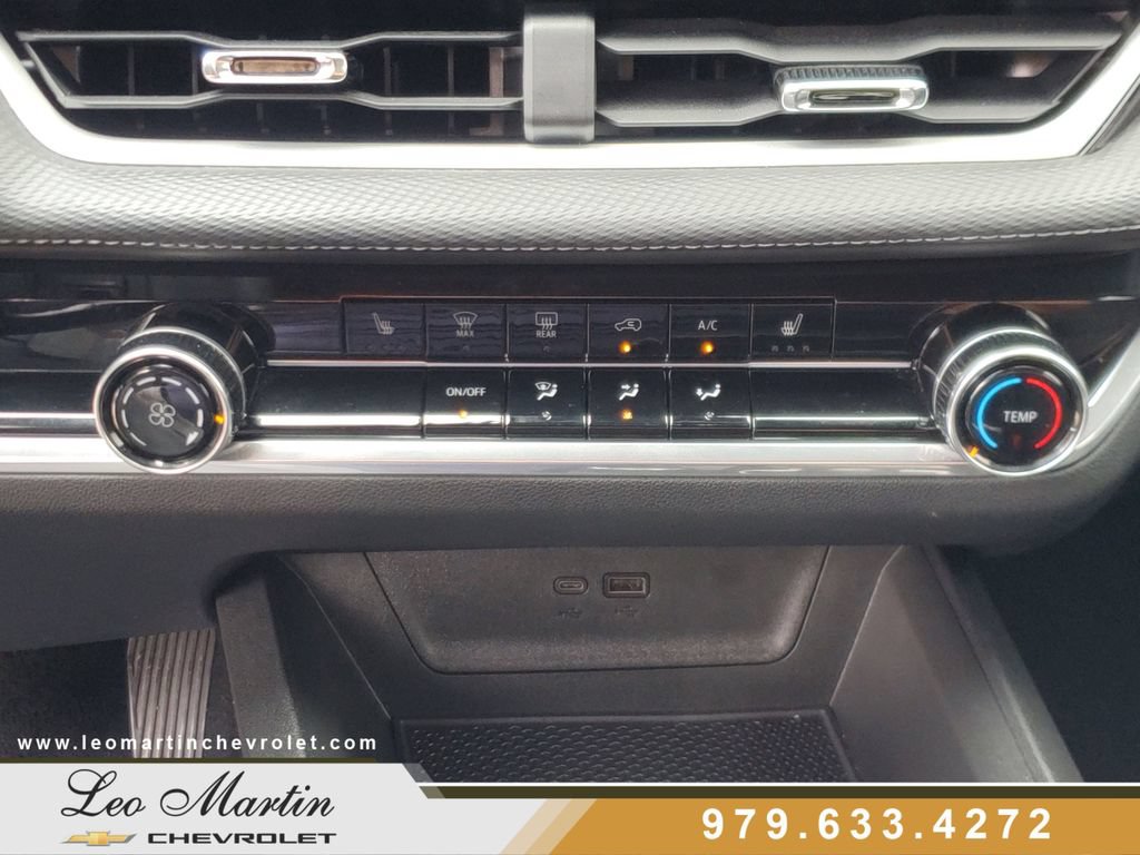 Used 2026 Chevrolet Equinox LT FWD image 23