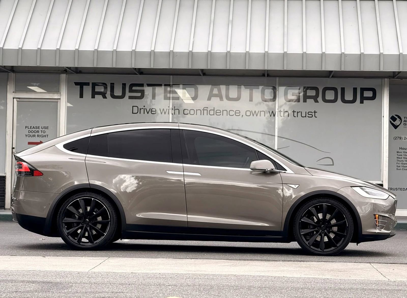 Used 2016 Tesla Model X 90D AWD/4WD image 5