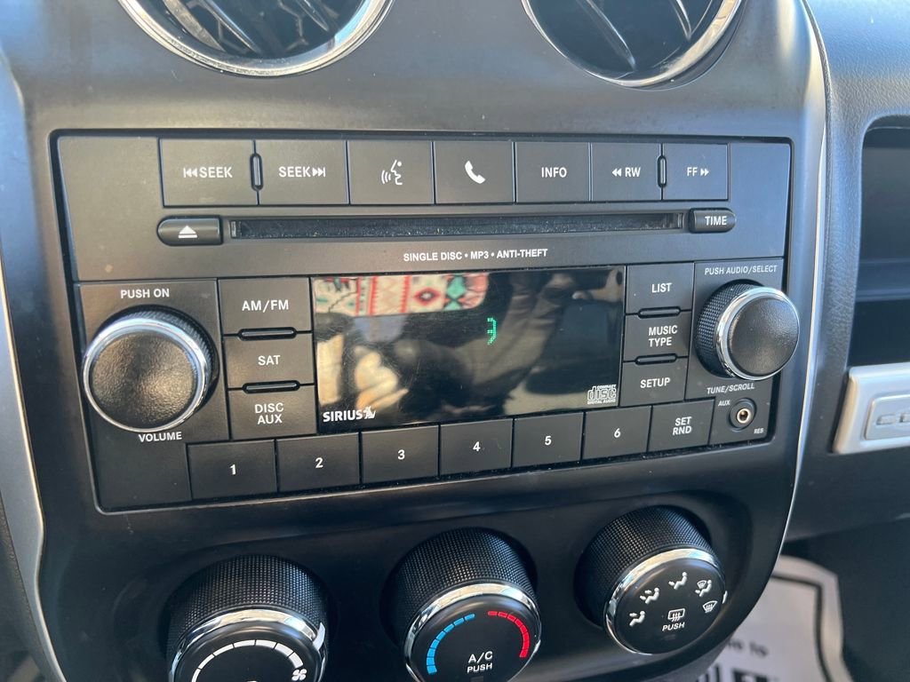 Used 2016 Jeep Compass Latitude image 16