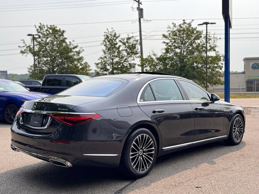 Used 2022 Mercedes-Benz S 500 4MATIC w/ 3D Technology Package image 6