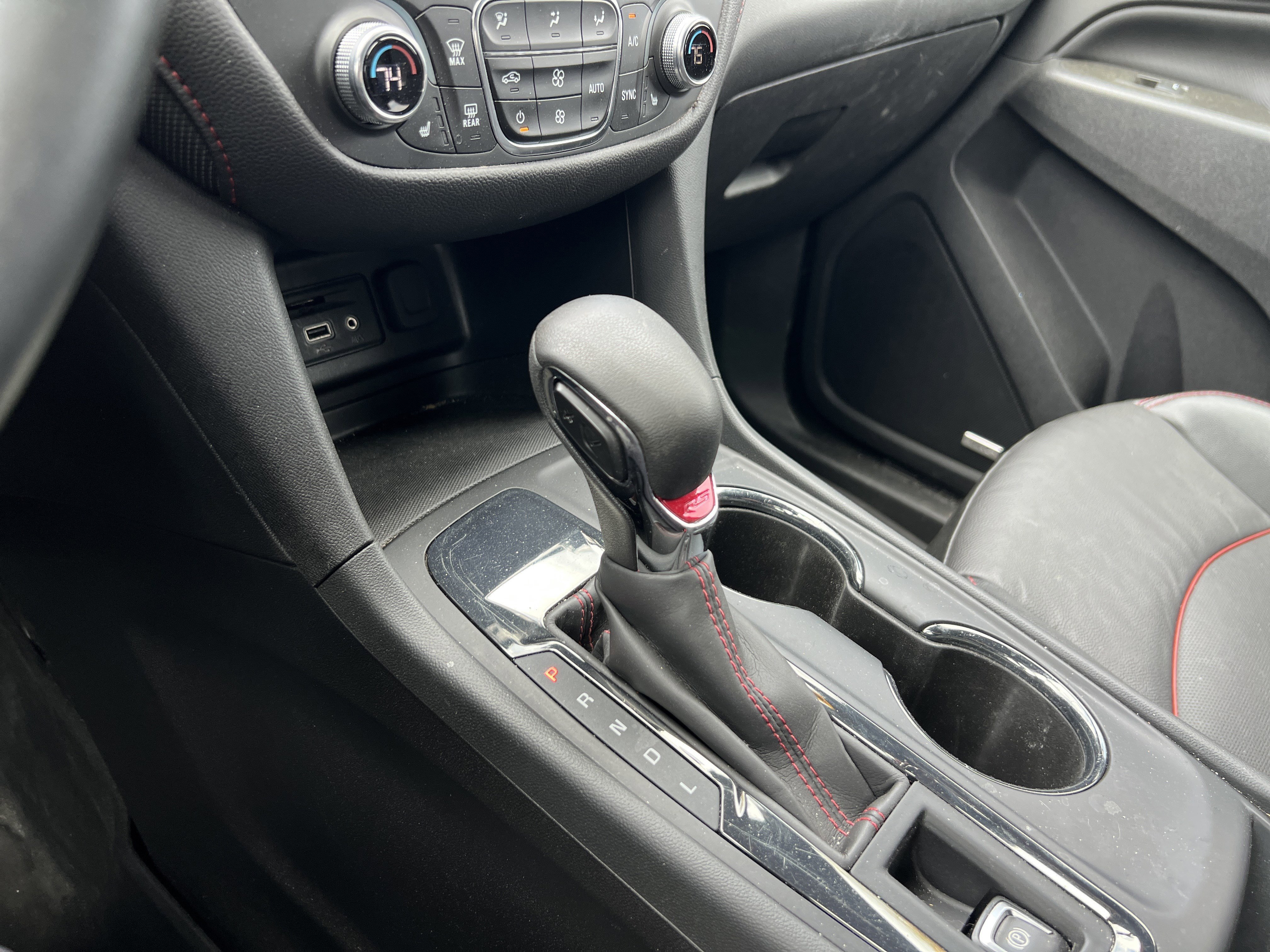 Used 2023 Chevrolet Equinox RS w/ RS Leather Package FWD image 25