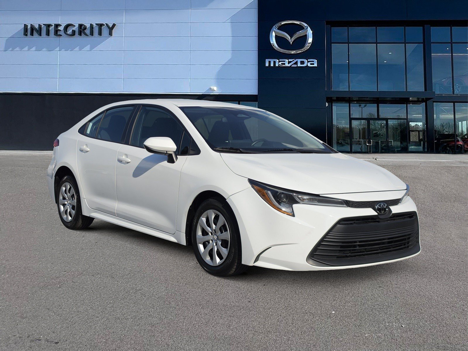 Used 2023 Toyota Corolla LE FWD image 1