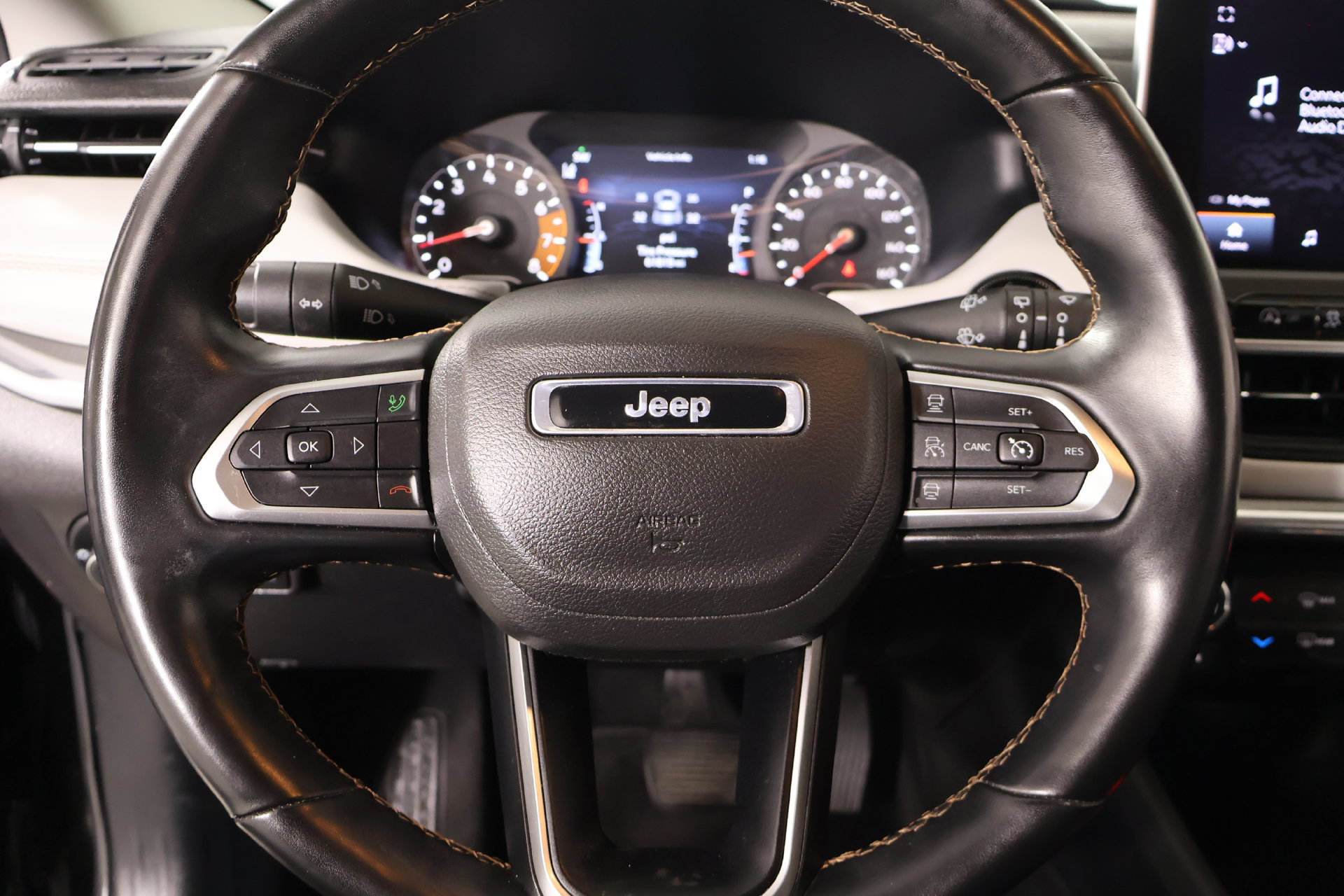 Used 2022 Jeep Compass Limited AWD/4WD image 3