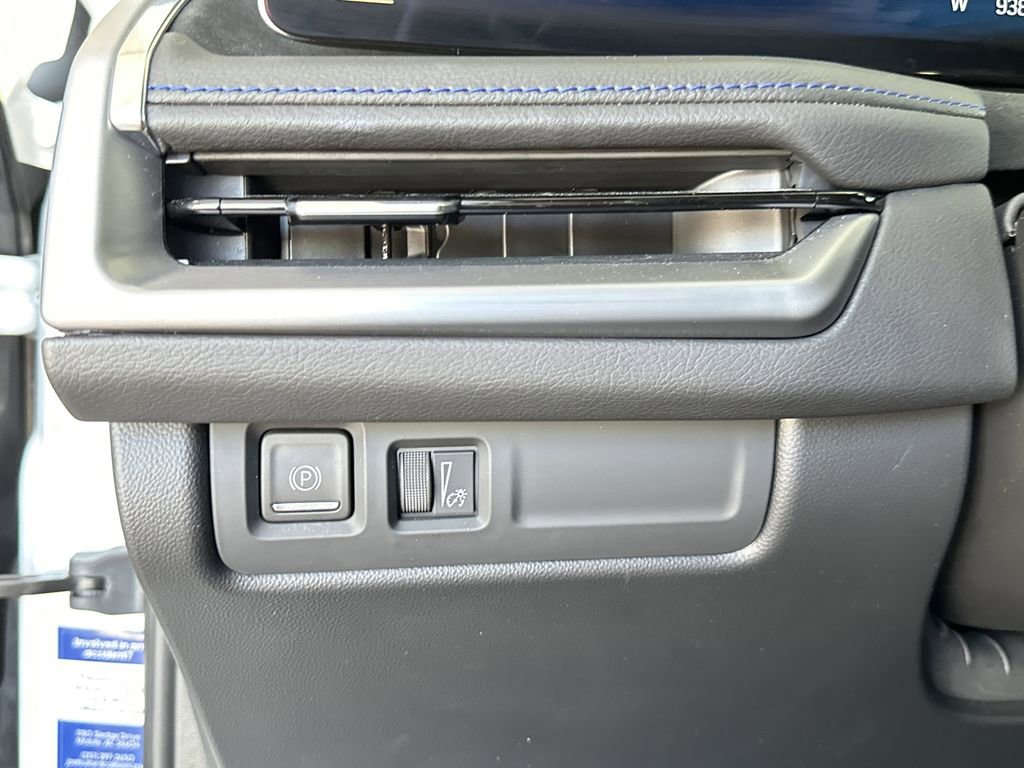 Certified 2025 Cadillac XT4 Sport FWD image 20