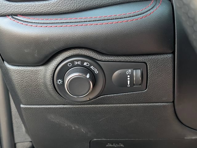 Used 2025 Dodge Durango GT AWD/4WD image 35