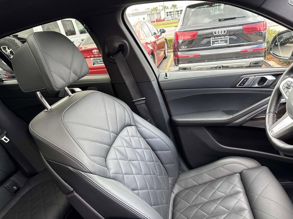 Used 2025 BMW X6 xDrive40i image 11