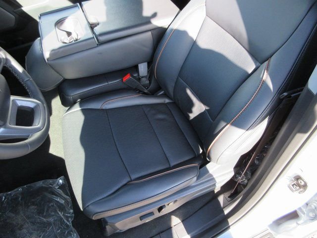 New 2026 Ford F350 Lariat w/ Black Appearance Package image 25