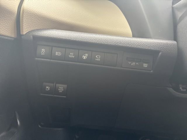 Used 2025 Toyota Sienna Platinum image 13