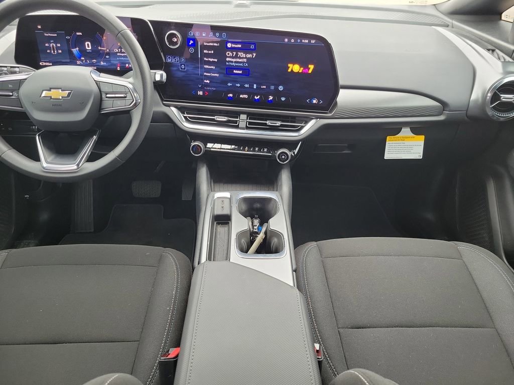 Used 2026 Chevrolet Equinox EV LT FWD image 12