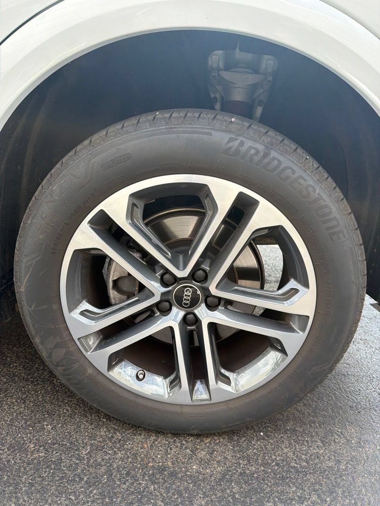 Used 2025 Audi Q5 Premium w/ Convenience Package AWD/4WD image 11