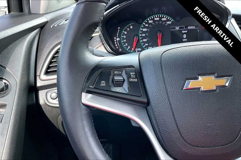 Used 2020 Chevrolet Trax LT w/ LT Convenience Package image 10