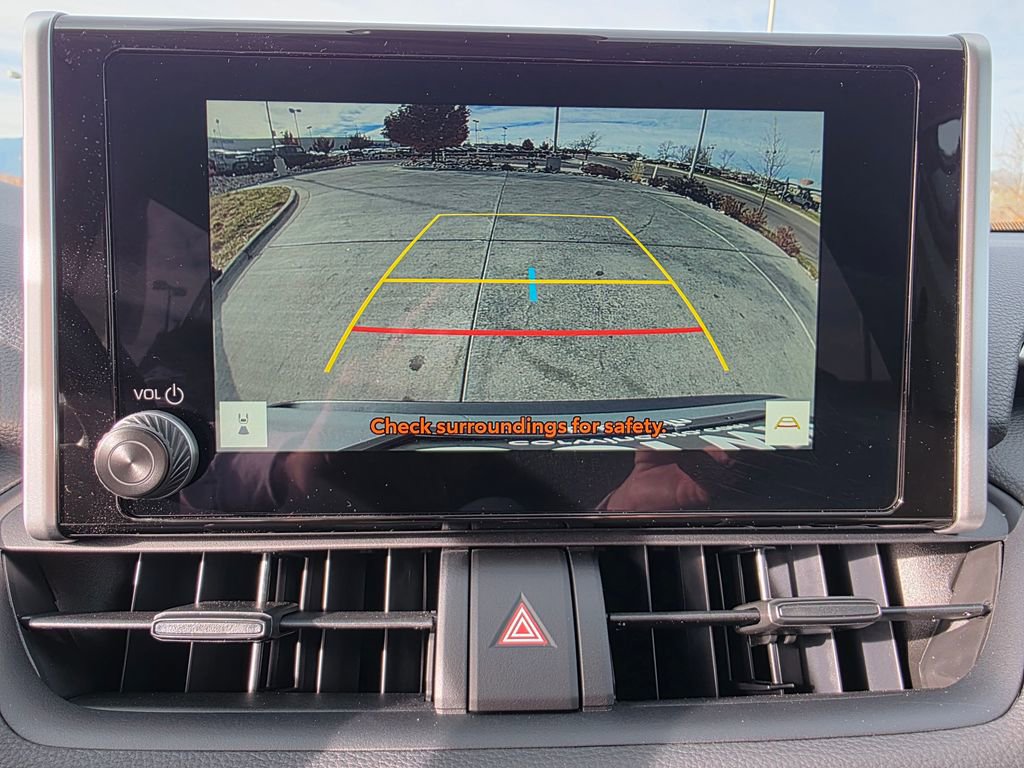 Used 2025 Toyota RAV4 XLE image 19