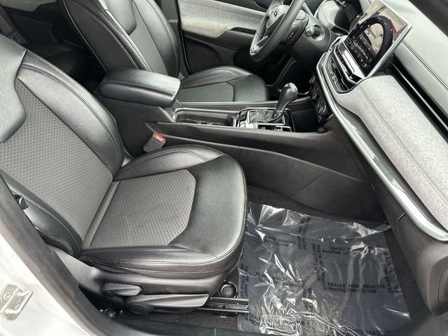 Used 2024 Jeep Compass Latitude image 27