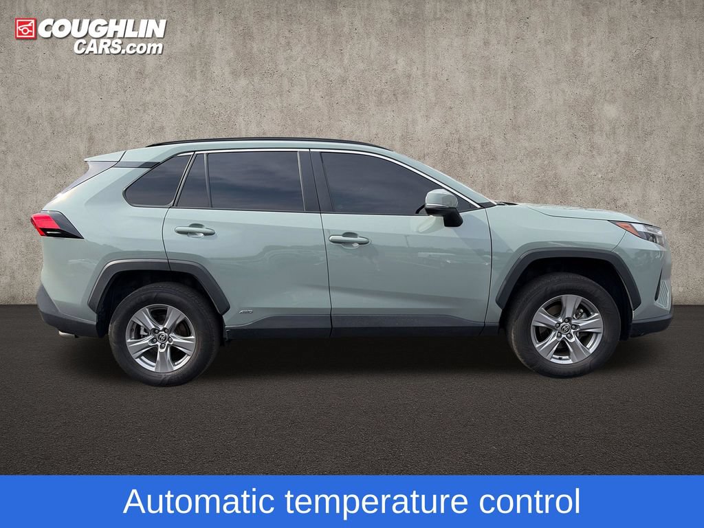 Used 2022 Toyota RAV4 XLE w/ Convenience Package AWD/4WD image 10