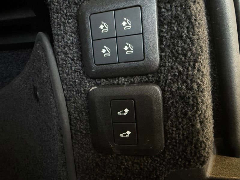 Used 2020 Land Rover Range Rover HSE image 42