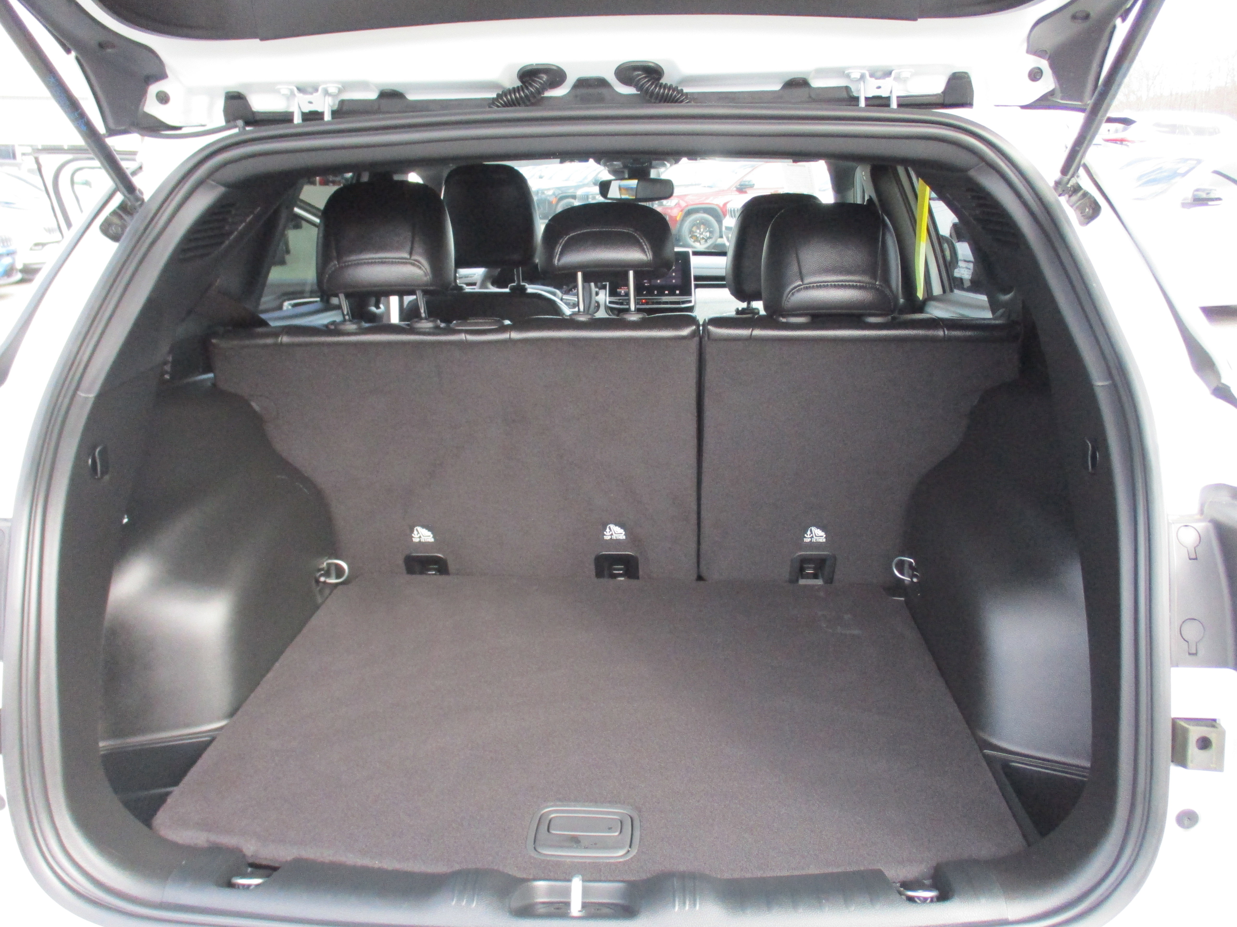 Certified 2024 Jeep Compass Latitude image 13