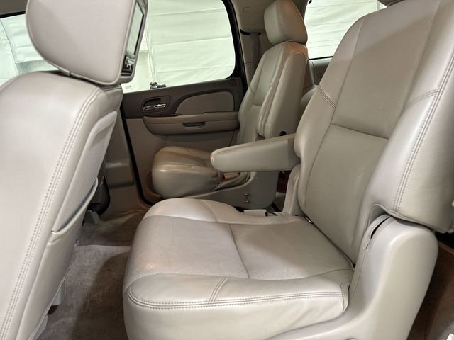 Used 2011 Chevrolet Suburban LTZ image 22