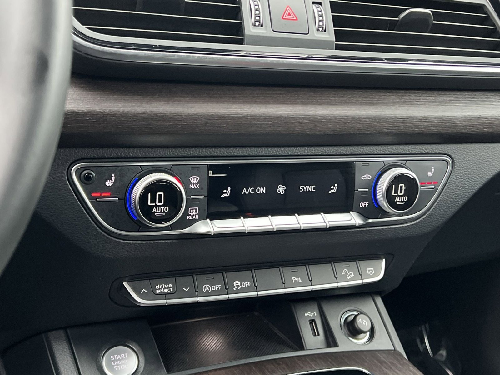 Used 2023 Audi Q5 2.0T Premium w/ Convenience Package AWD/4WD image 19