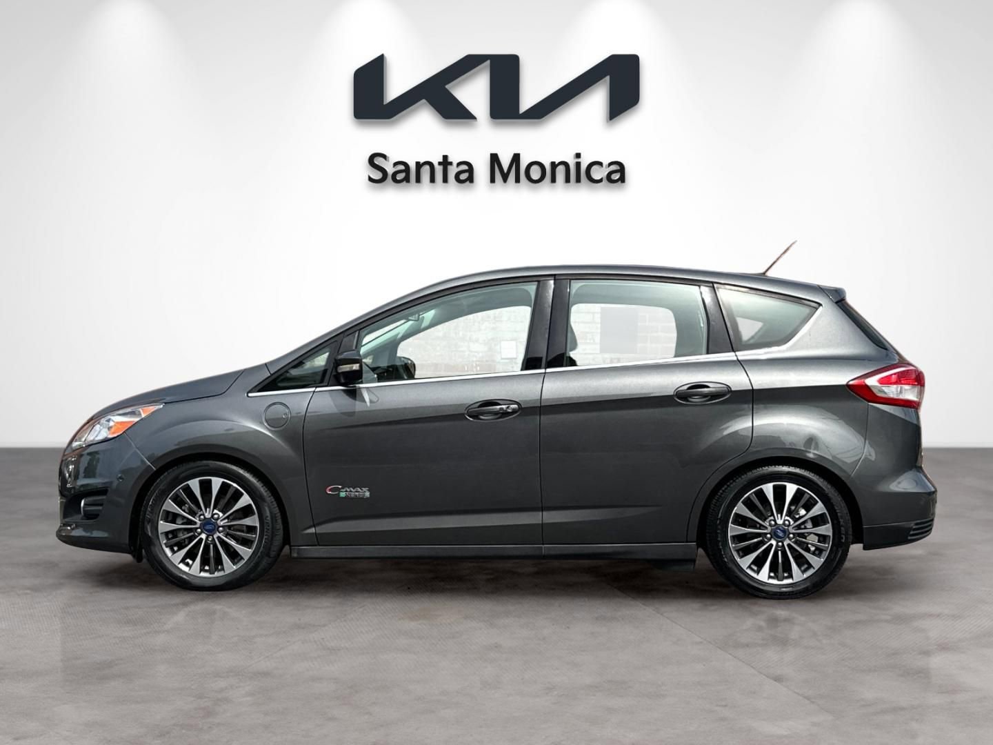 Used 2017 Ford C-MAX Energi Titanium w/ Equipment Group 501A image 3