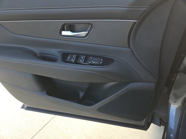 Certified 2025 Nissan Murano SV image 22