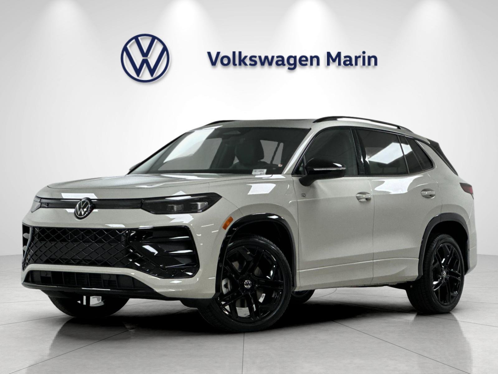 New 2026 Volkswagen Tiguan SE R-Line AWD/4WD image 1