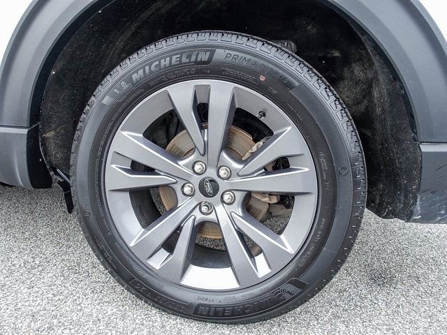 Used 2022 Ford Explorer XLT w/ Equipment Group 202A image 27