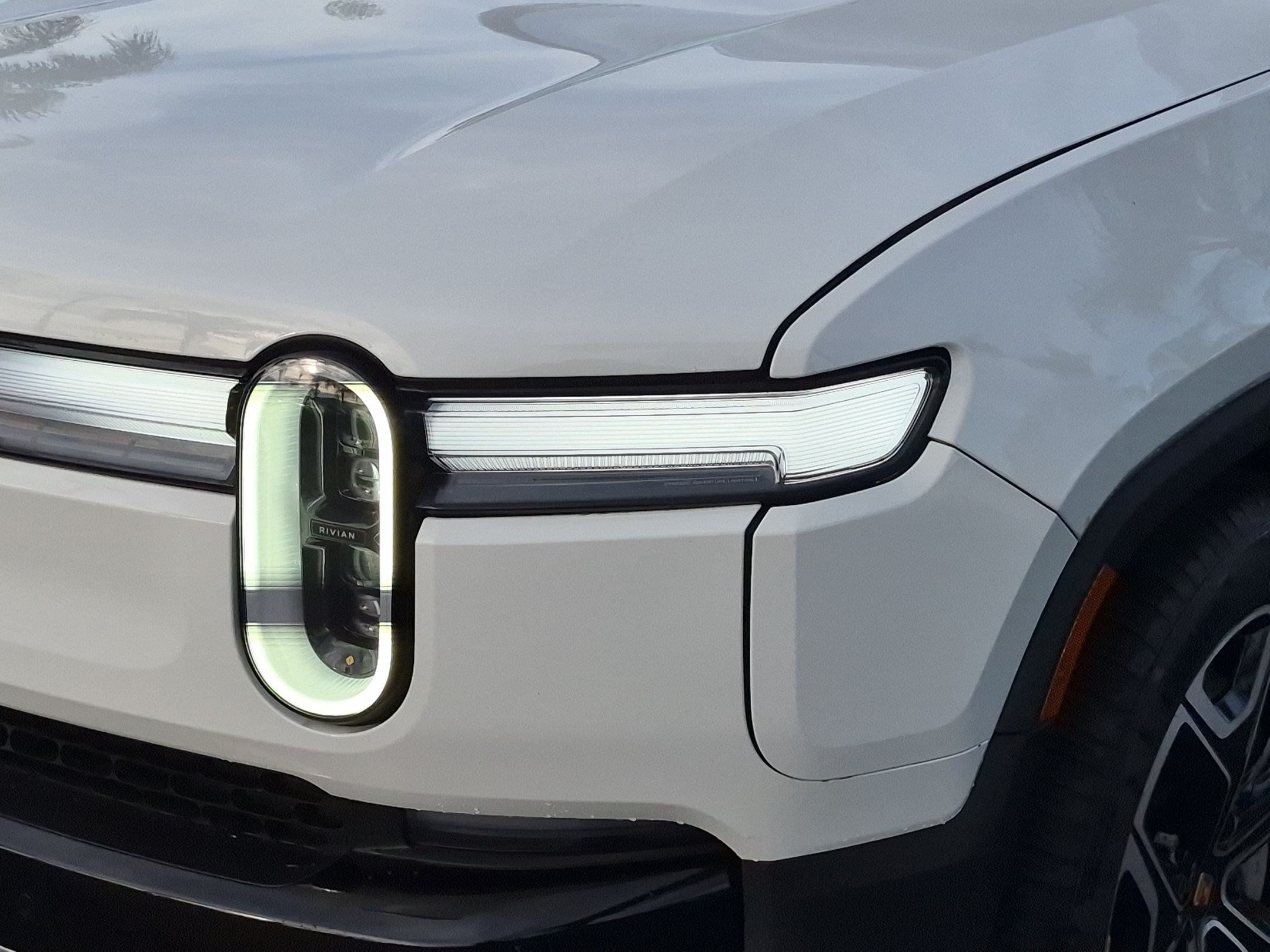 Used 2025 Rivian R1S Adventure AWD/4WD image 6