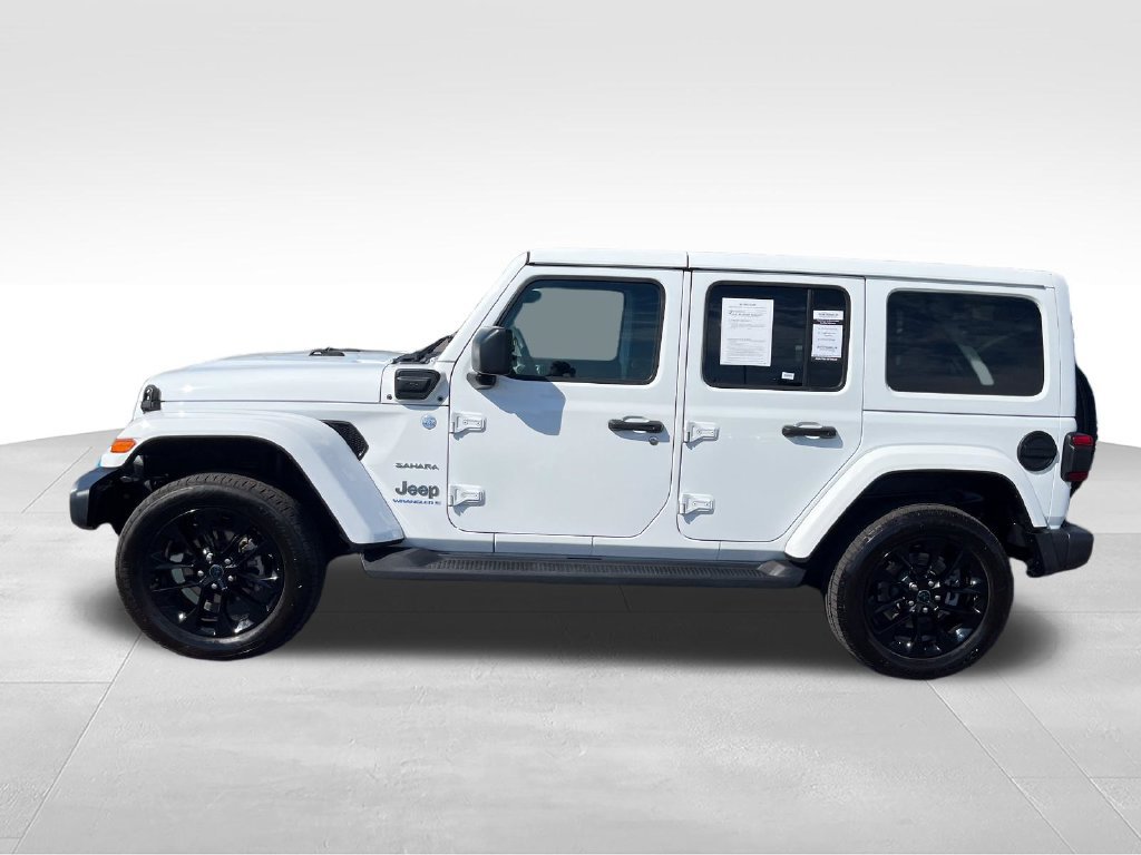 Used 2024 Jeep Wrangler Unlimited Sahara w/ Technology Group AWD/4WD image 2