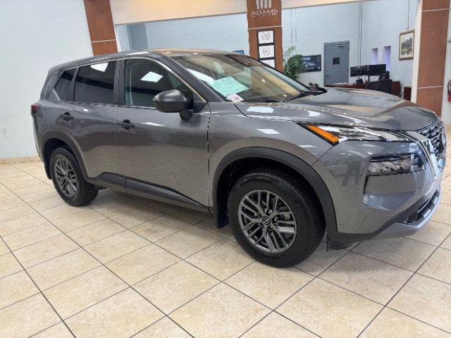 Used 2023 Nissan Rogue S FWD image 1