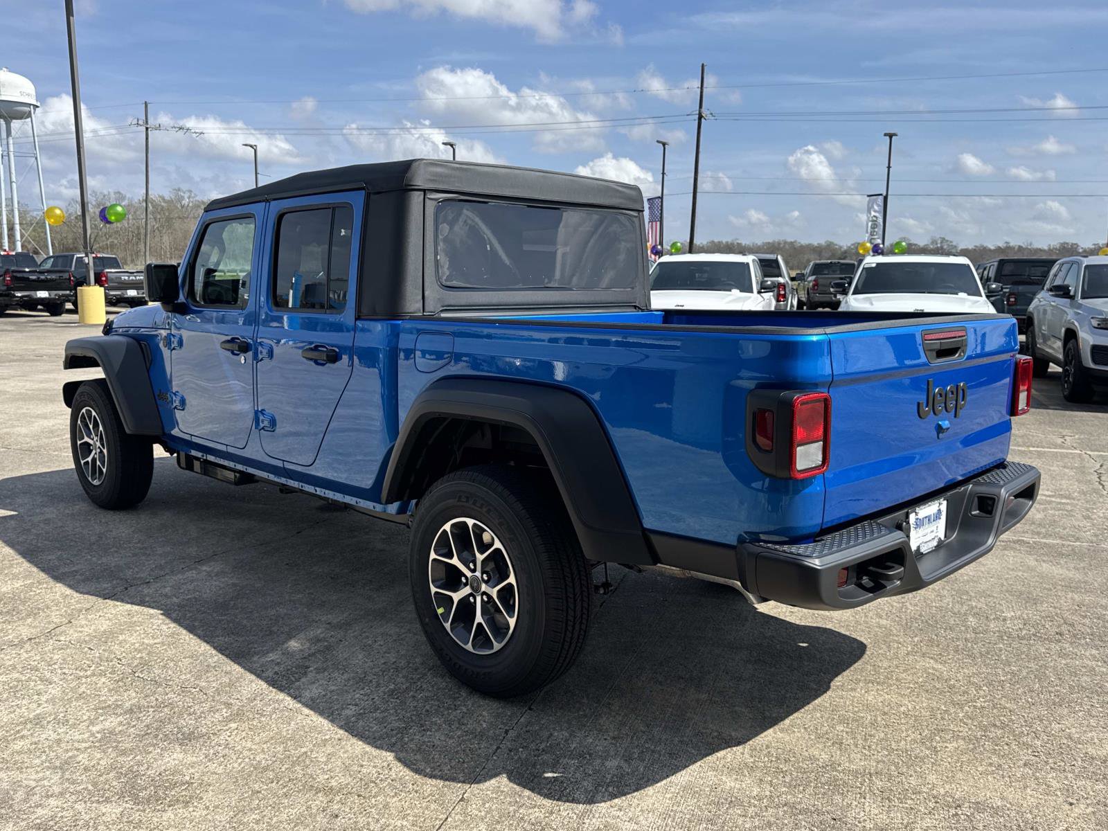 New 2026 Jeep Gladiator Sport AWD/4WD image 4