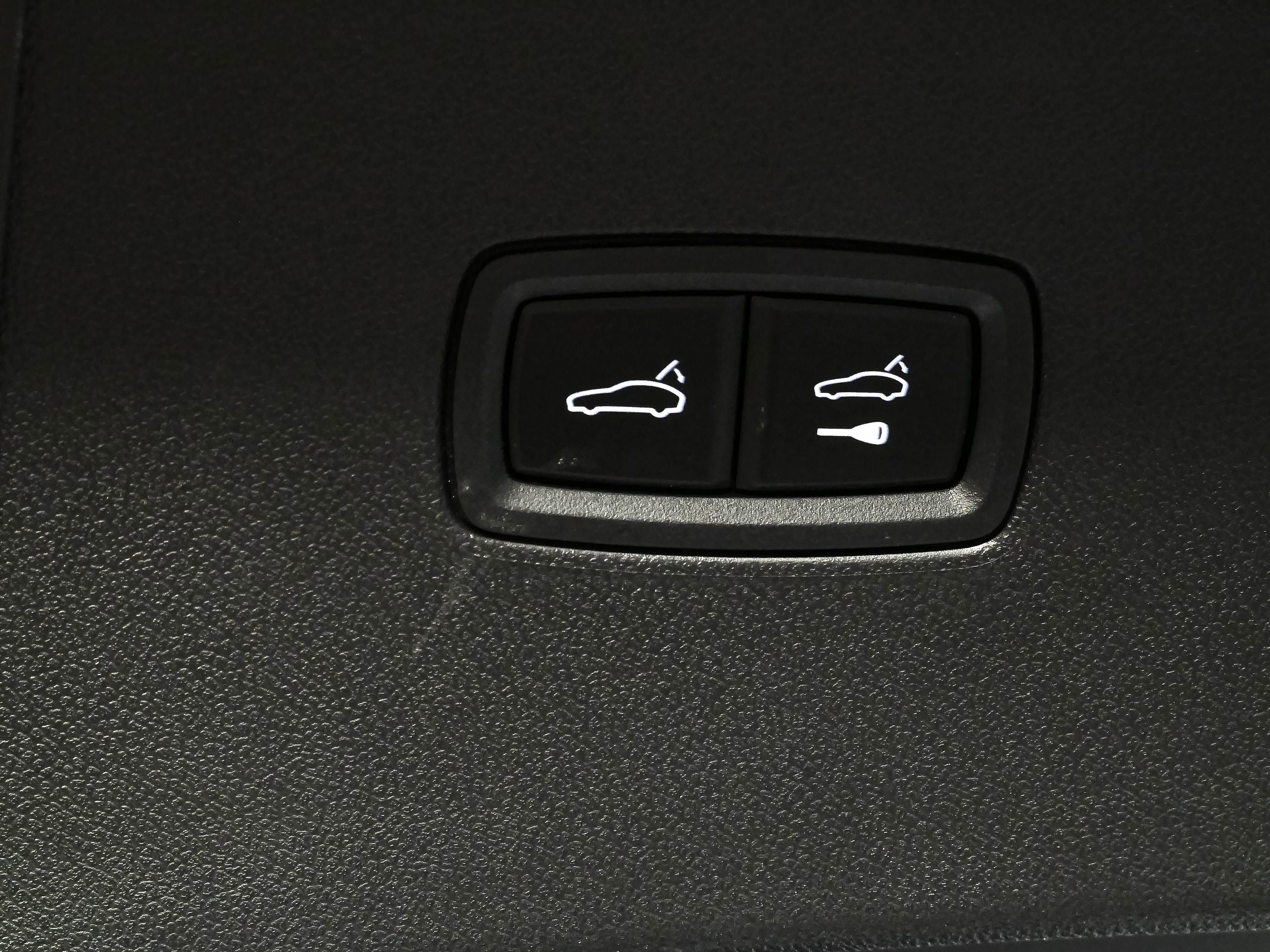 Certified 2026 Porsche Cayenne E-Hybrid Coupe AWD/4WD image 32