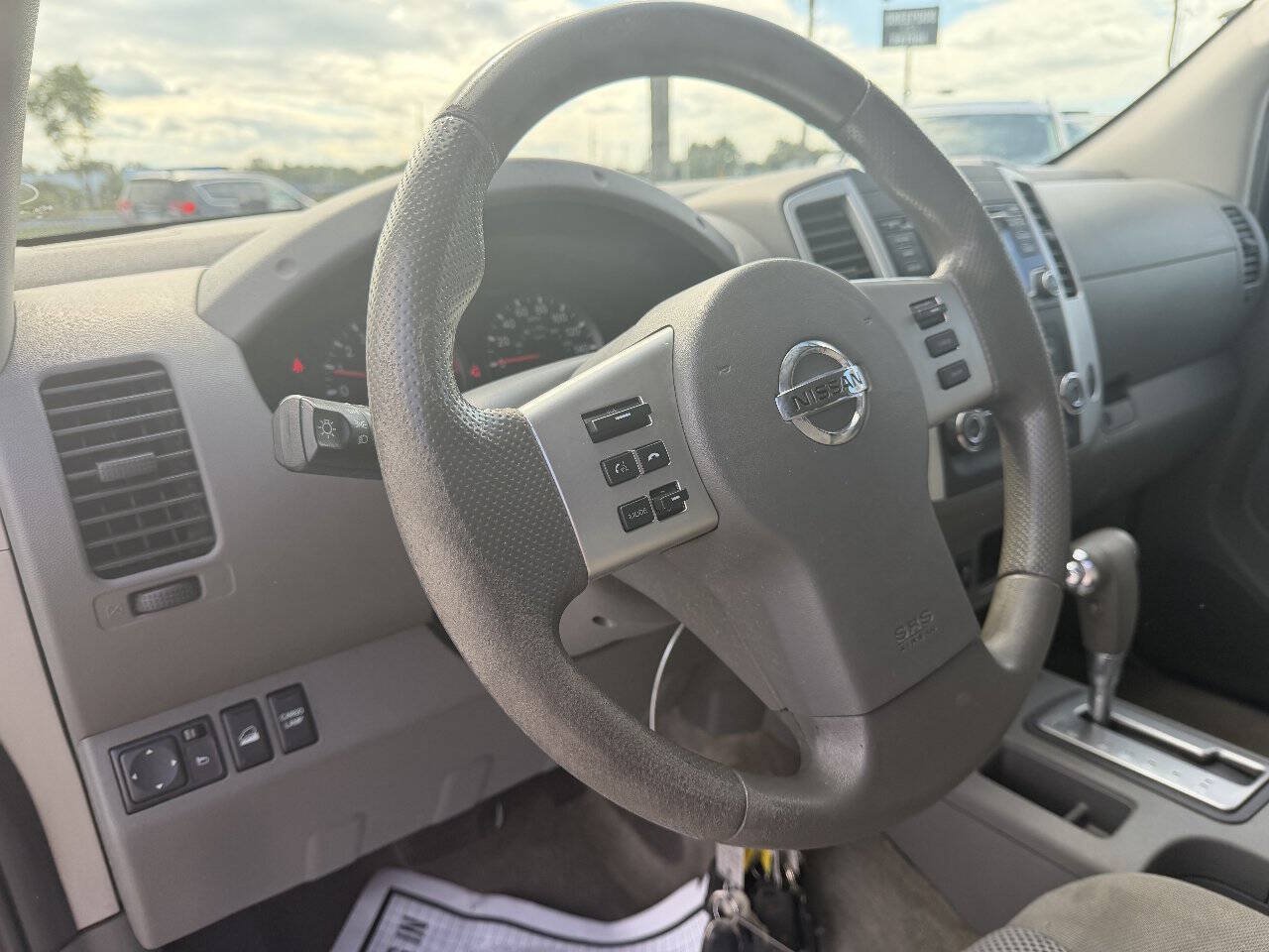 Used 2018 Nissan Frontier SV AWD/4WD image 28